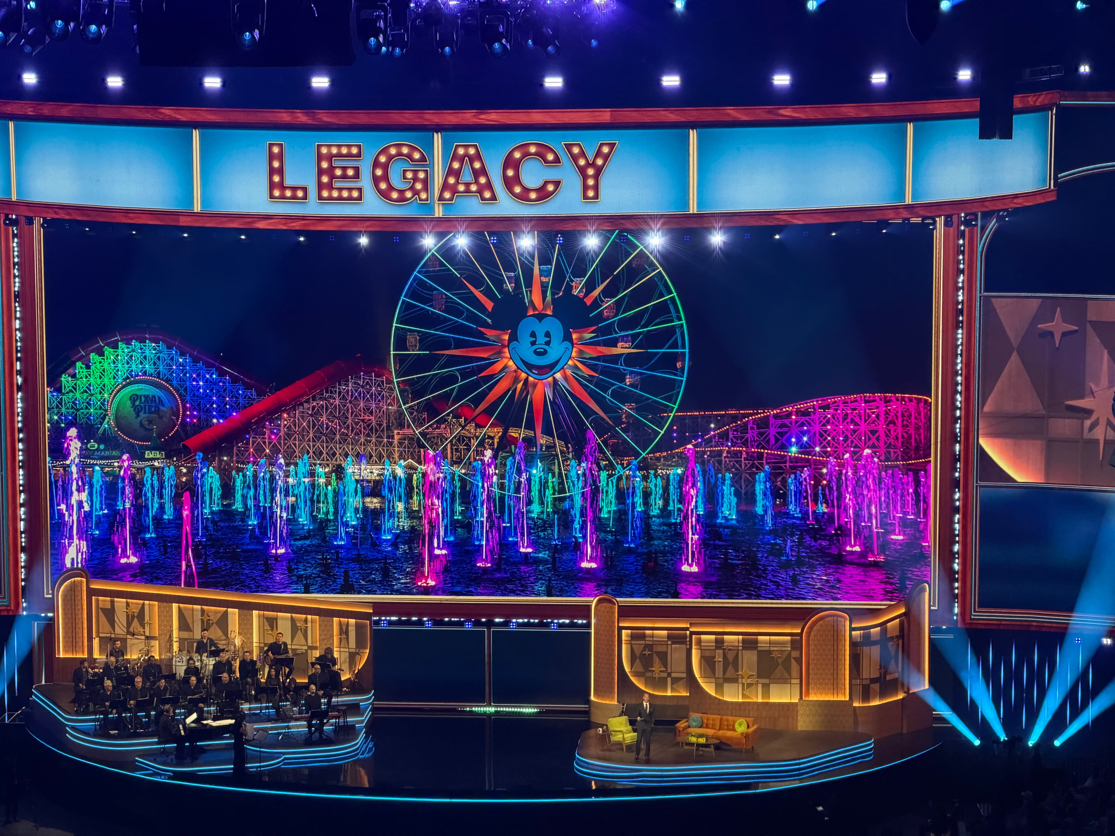 Fan Favorite Nighttime Spectaculars and Parade Returning to Disneyland